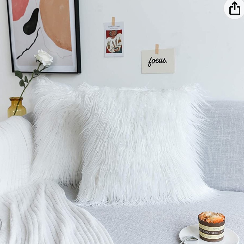 Set of 2 Pillow Case Covers Fuzzy White NEW 20x20